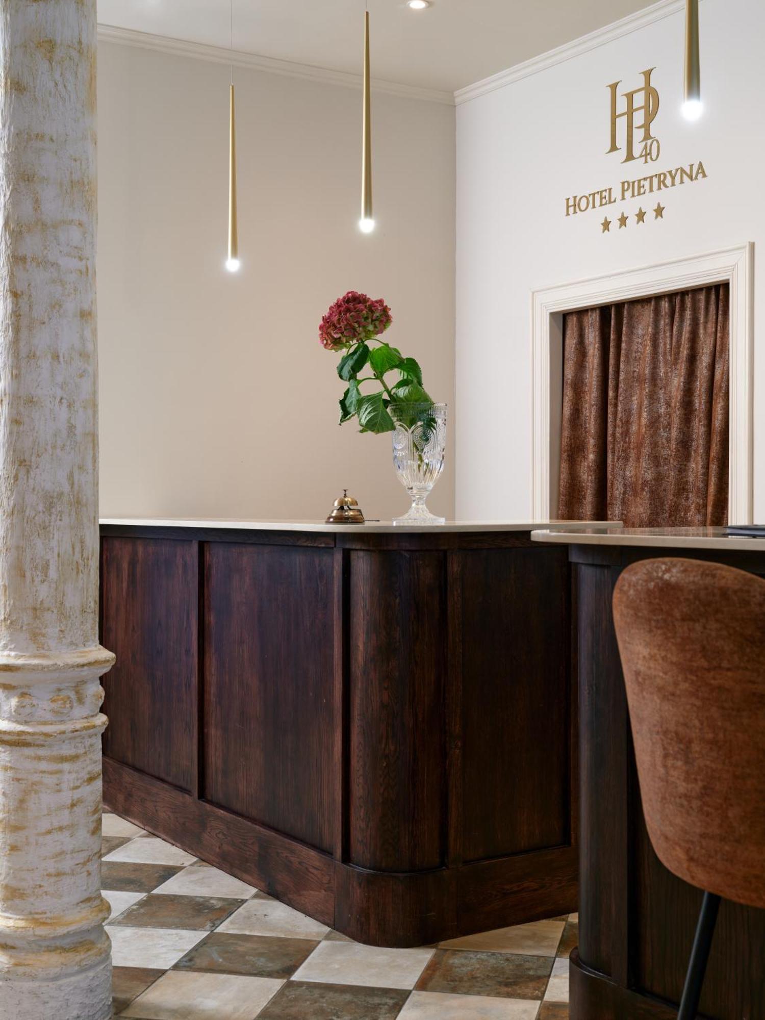 Hotel Pietryna Лодзь Екстер'єр фото