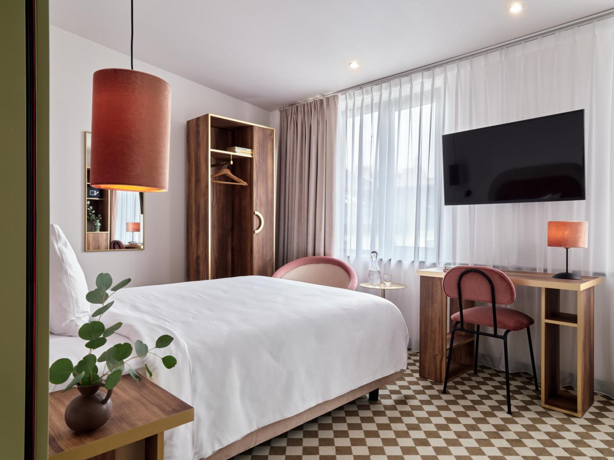 Hotel Pietryna Лодзь Екстер'єр фото