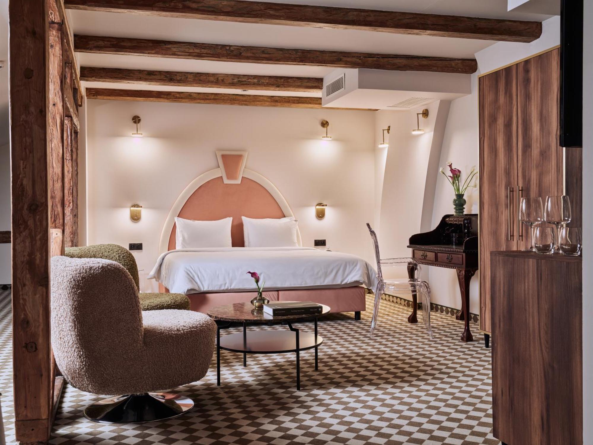 Hotel Pietryna Лодзь Екстер'єр фото